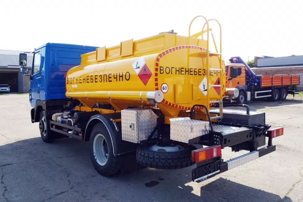 Виготовлено новий бензовоз із додатковим ящиком для зберігання шлангу., фото 4