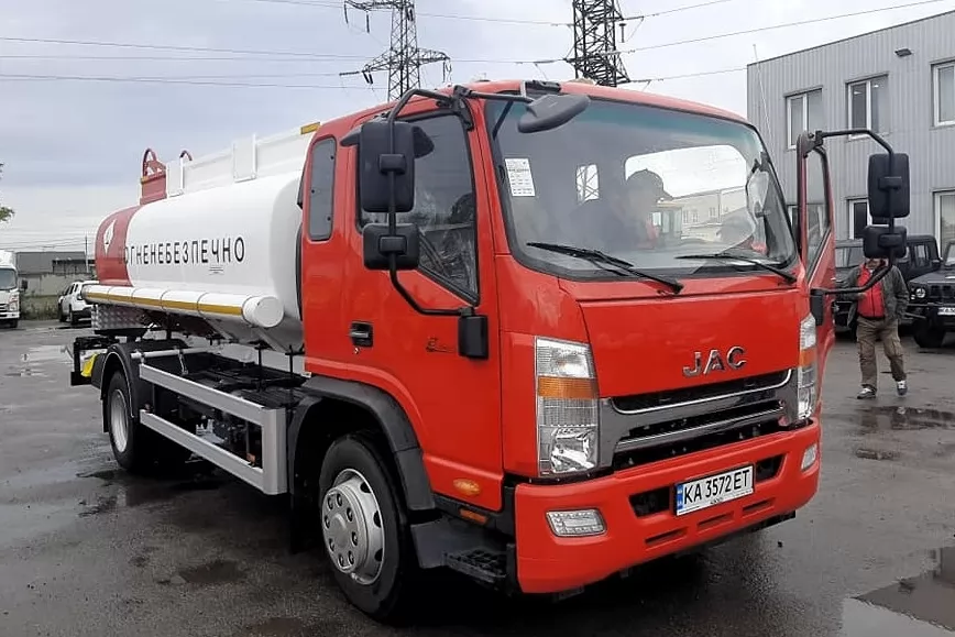 Черговий 8-кубовий автопаливозаправник на базі JAC N120 відправляється до клієнта нашого дилера, фото 13