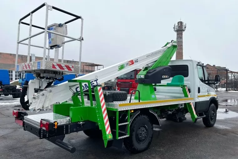Для чернігівських енергетиків на базі IVECO Daily 55S18H 4х4 зібрано 2 автовишки Comet 19 | 2 | 14 HQ, фото 5