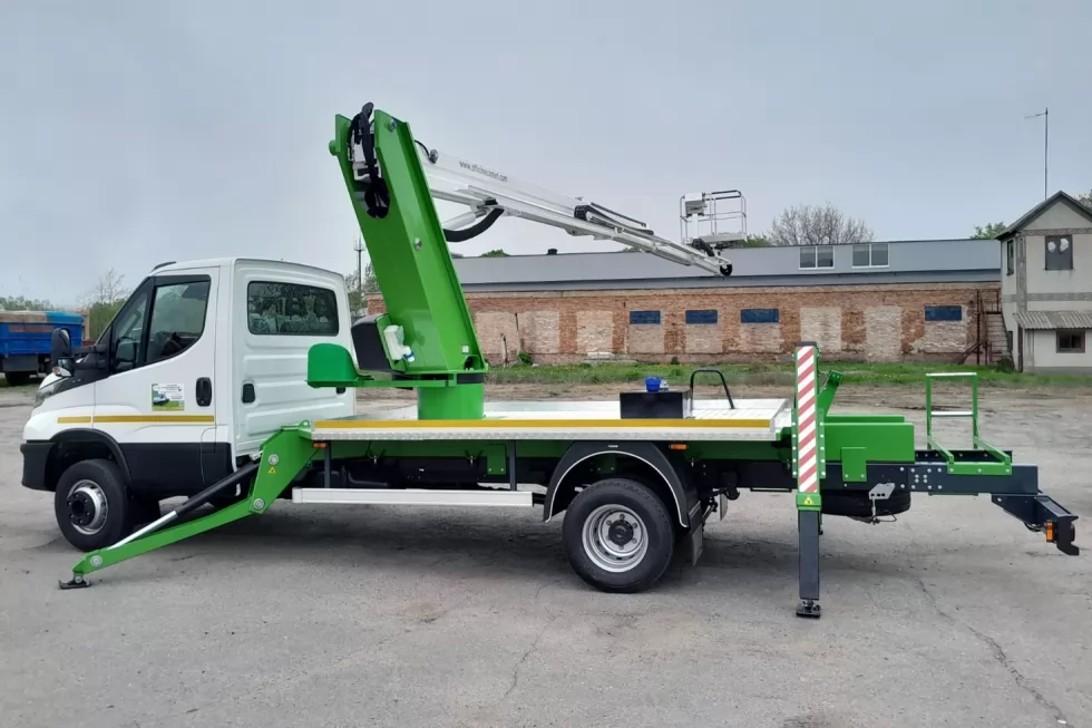 На одному із хімзаводів Полтавщини працюватиме нова автовишка COMET з висотою 24 м, фото 19