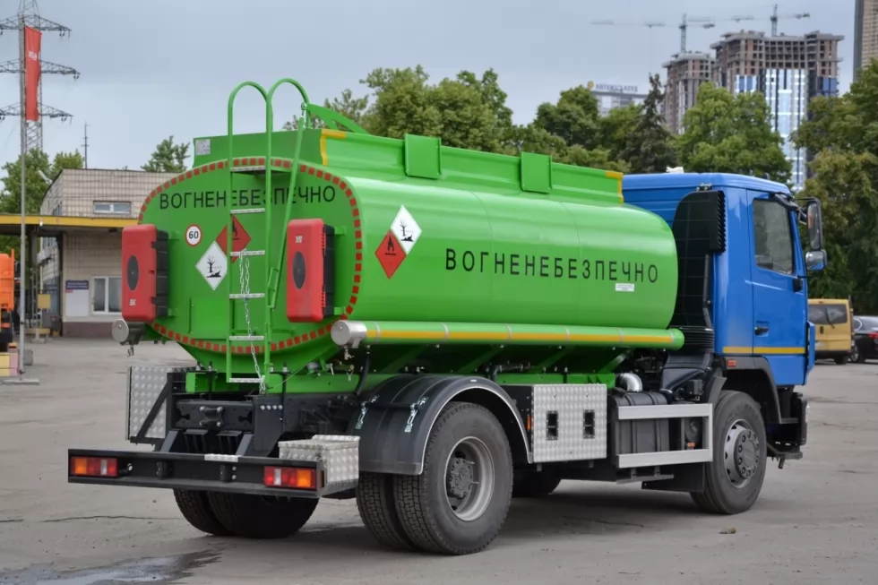 Чергова партія паливозаправників вирушає до свого покупця, фото 3