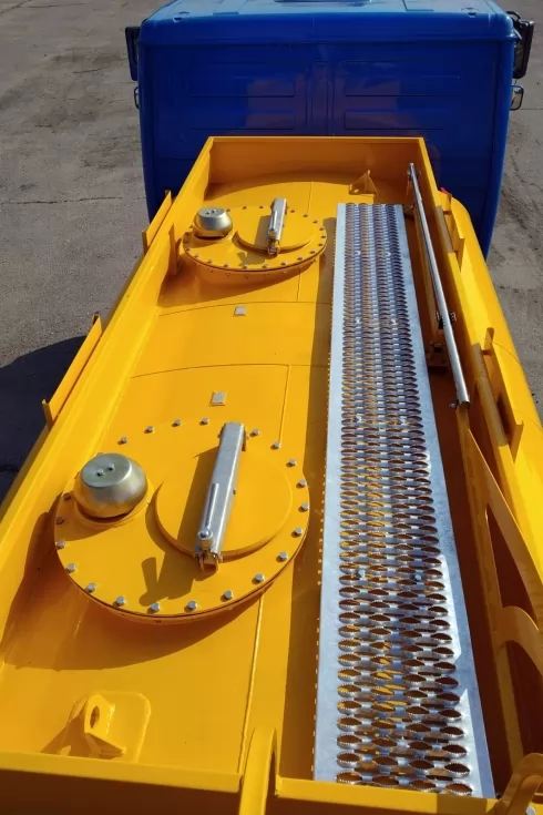 Виготовлено новий бензовоз із додатковим ящиком для зберігання шлангу., фото 5