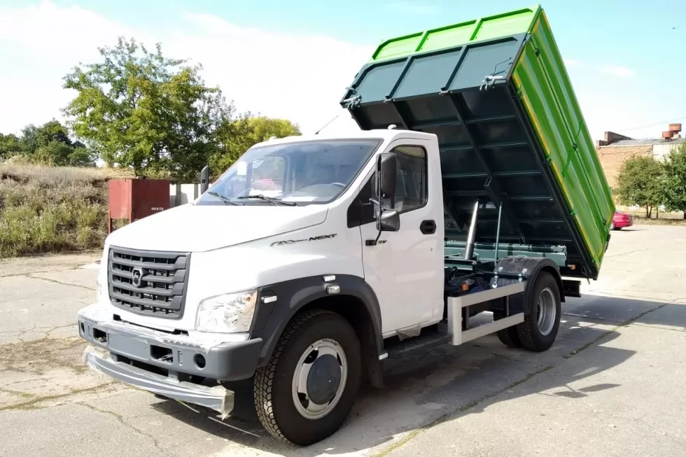 Агропідприємство Донецької області придбало фірмові автопаливозаправники та самоскид, фото 3