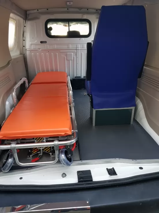 У Кропивницькому на один хороший автомобіль швидкої допомоги побільшало, фото 1