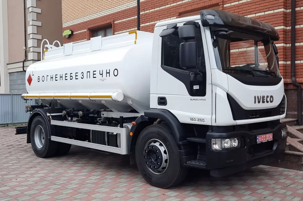 Новий паливозаправник 11 м <sup loading=