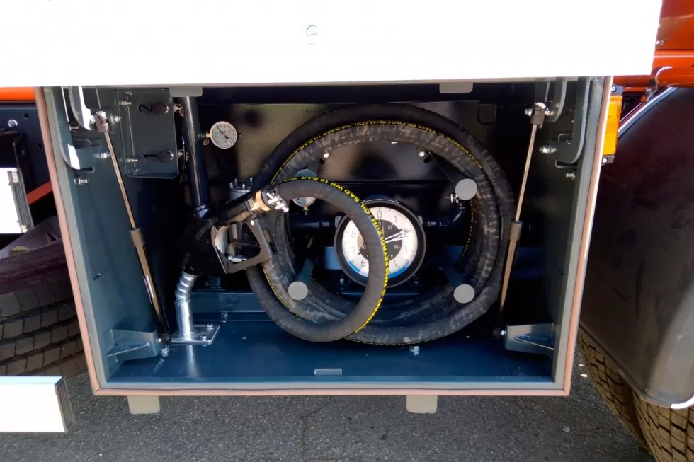 ДК АВТОСТРАДА придбала ще один новий автопаливозаправник на базі IVECO Eurocargo, фото 7