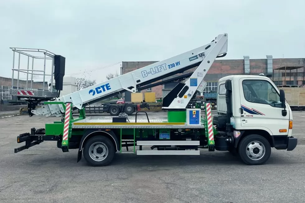 Виготовлено нову італійську автовишку на базі Hyundai HD78, фото 5