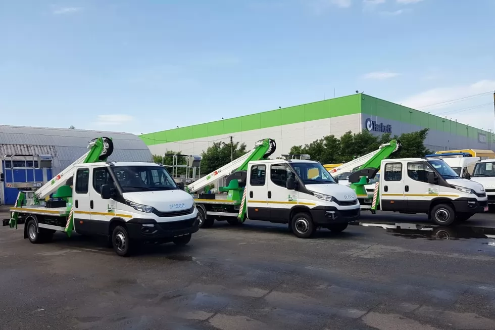 Виготовлено 100-ту автовежу на базі IVECO Daily Dual Cab, фото 1