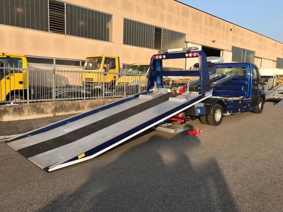 В Україні продаватимуться італійські евакуатори BOTTI, фото 47