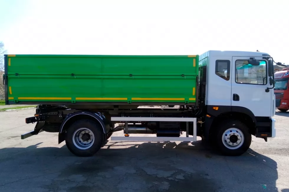 Техкомплект виготовив самоскиди на новій моделі шасі від DONGFENG, фото 3