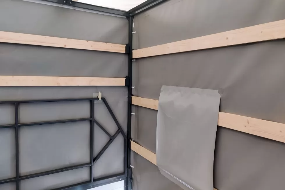 Виготовлено бортовий автомобіль RENAULT MASTER з особливостями в конструкції платформи, фото 14