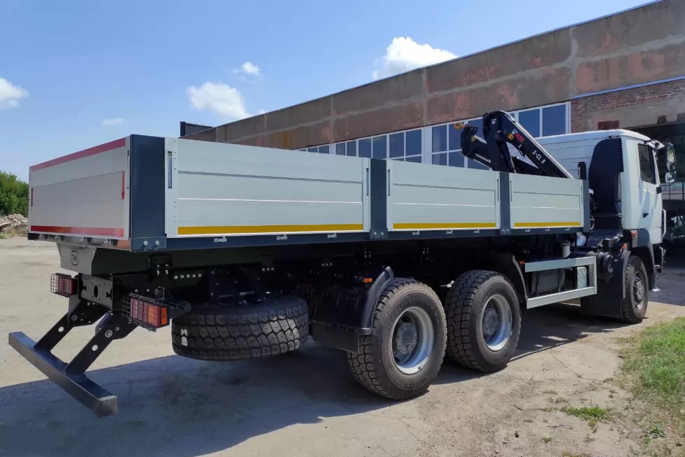 Виготовлено нову бортову платформу з краном-маніпулятором HIAB на базі МАЗ, фото 4