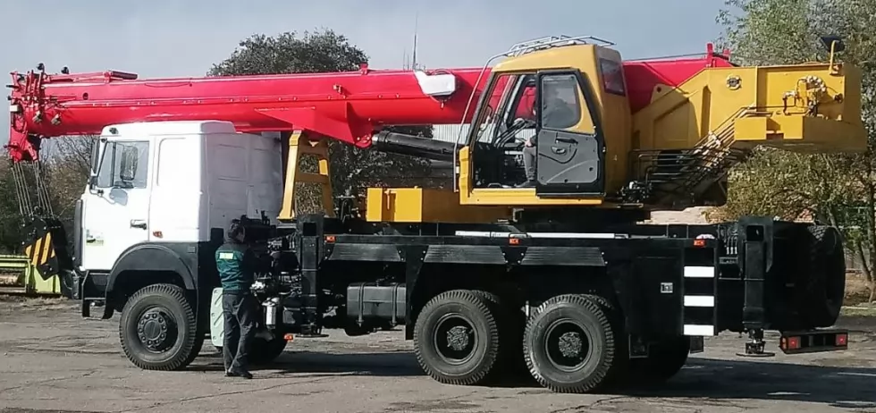 В Україні налагоджено крупновузлове складання автокранів Palfinger Sany, фото 5