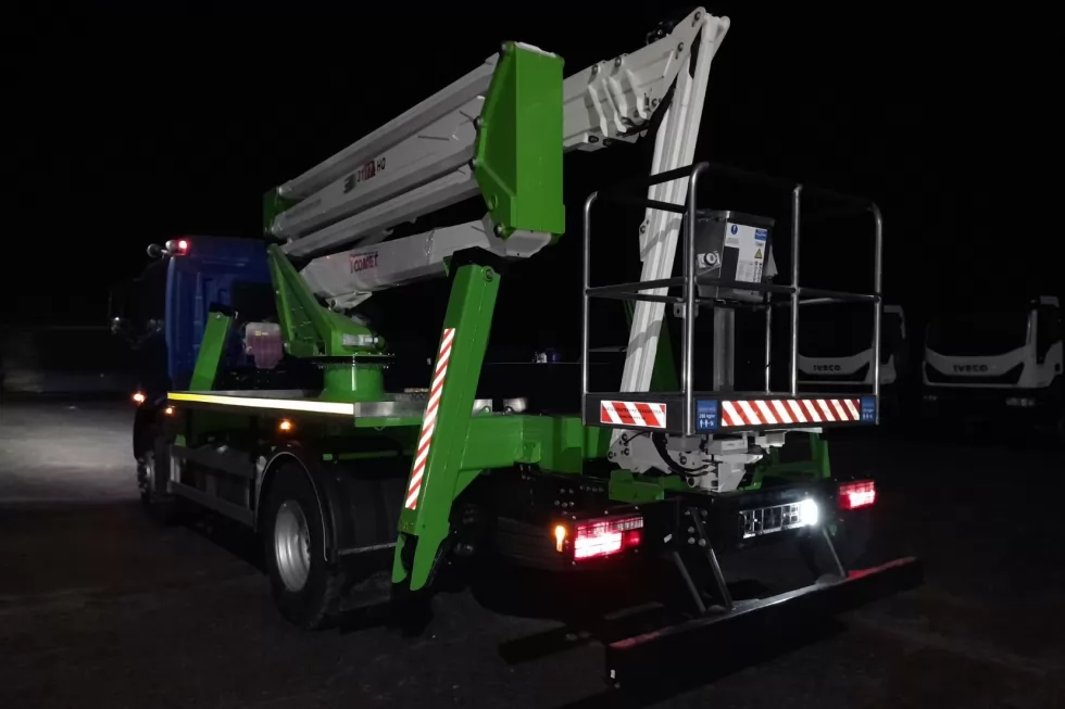 В Україні вперше зібрано автовишку Comet з робочою висотою до 31 м, фото 3