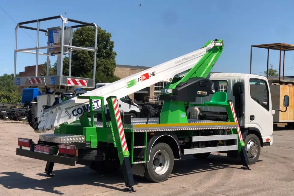На Заводі спецтехніки Техкомплект вперше використали шасі JAC для монтажу автовишки Comet, фото 2