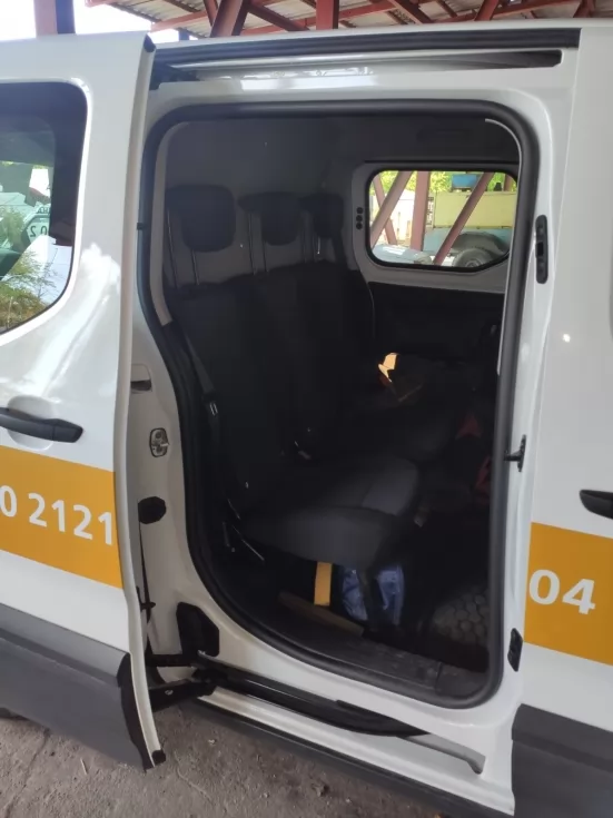 Для Харківської РМК поставлено 18 спеціалізованих машин на базі Peugeot Rifter, фото 2