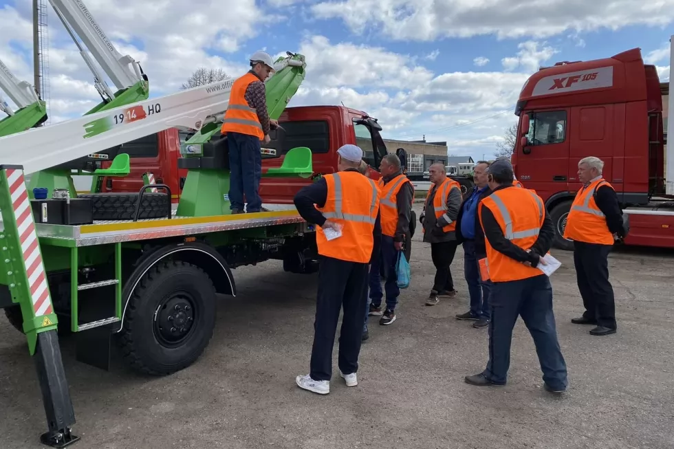 Харківські енергетики отримали чергову партію автовишок на повнопривідних шасі, фото 18