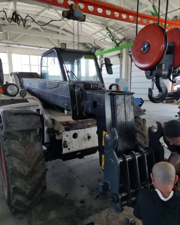 В сервісному центрі Техкомплект відремонтовано навантажувач BOBCAT T35100, фото 8