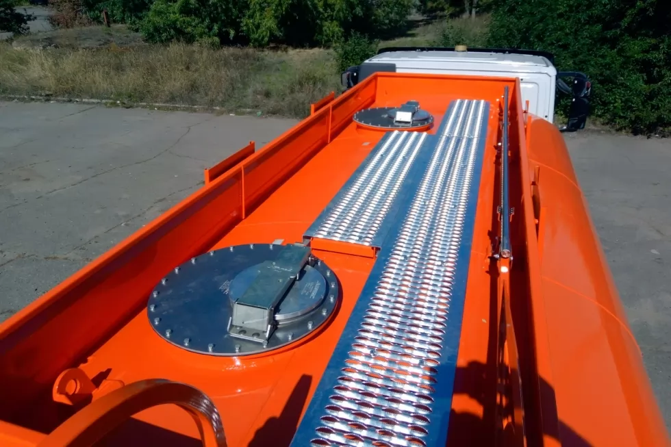 ДК АВТОСТРАДА придбала ще один новий автопаливозаправник на базі IVECO Eurocargo, фото 5