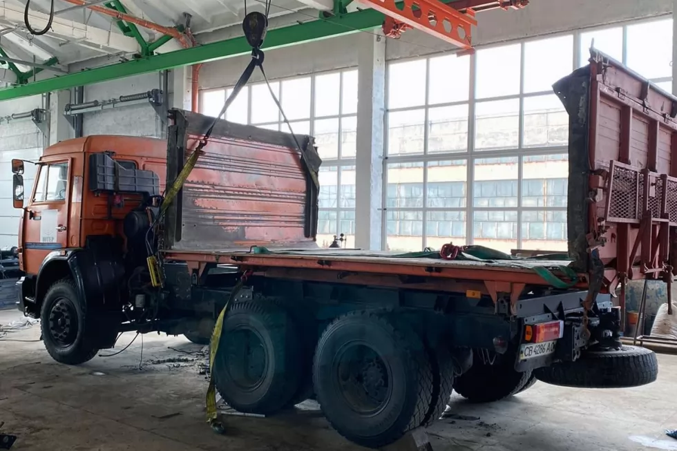 Сервісний центр успішно провів монтаж КМУ HIAB на КАМАЗ-53215, фото 3