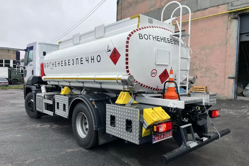 бензовоз ford 11 м3