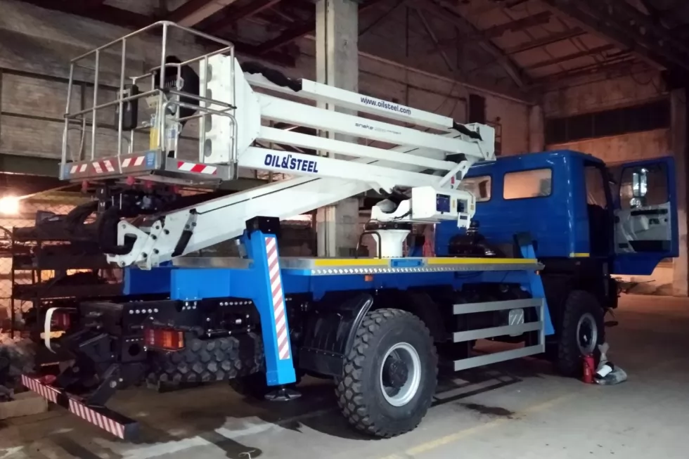 Для Вінницяобленерго зібрано 28-метрову комбіновану автовежу на базі МАЗ-5302, фото 3