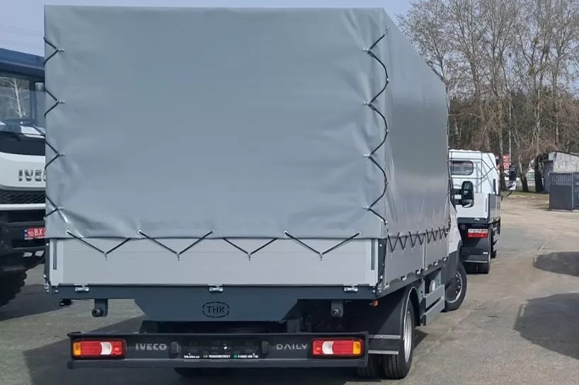 Для чернігівських енергетиків виготовили два нових бортових авто, фото 1