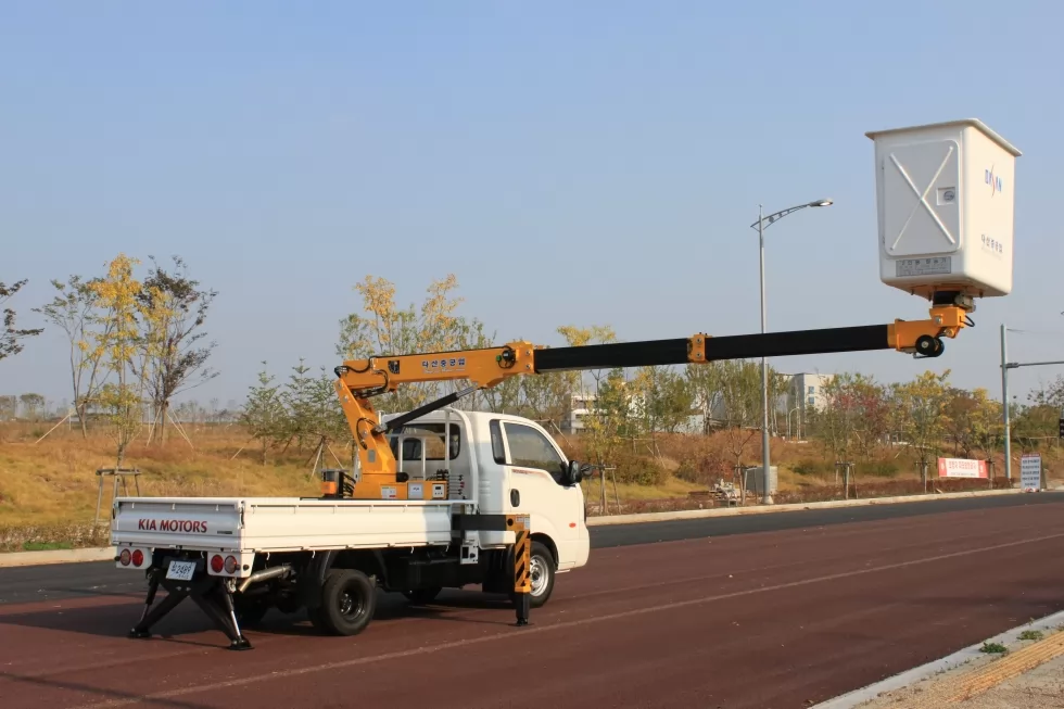 Автогідропідйомники DASAN в Україні - збирання та монтаж на шасі роблять на виробництві Техкомплект, фото 12