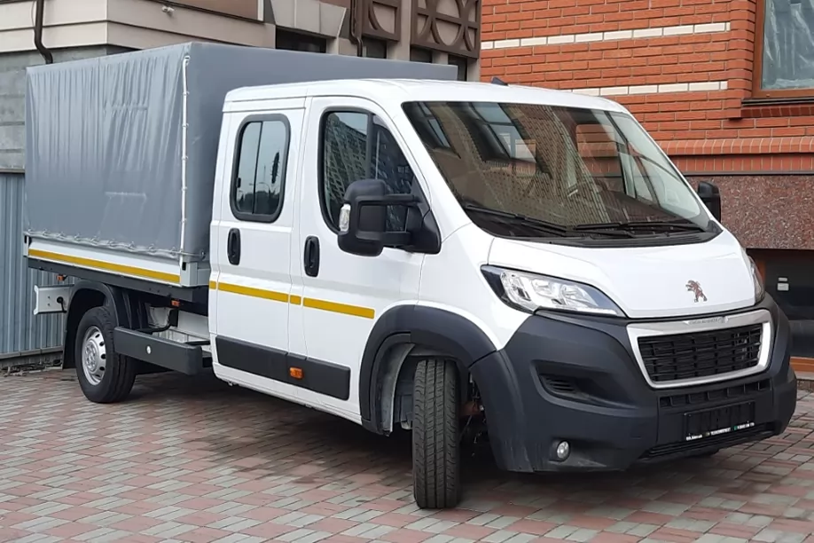 Виготовлено бортову платформу на базі Peugeot Boxer з тентом, фото 5