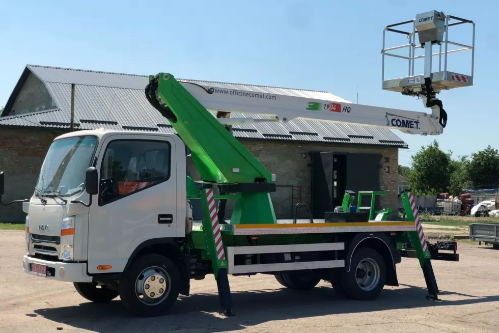 На Заводі спецтехніки Техкомплект вперше використали шасі JAC для монтажу автовишки Comet, фото 3