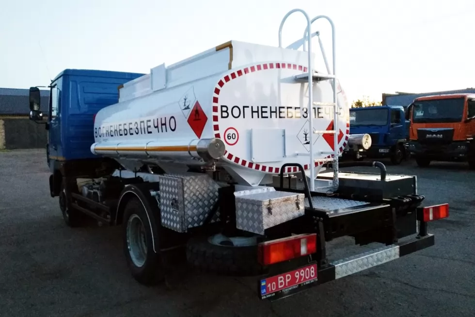 Черговий паливозаправник МАЗ з 1-секційною цистерною 5,5 м<sup loading=