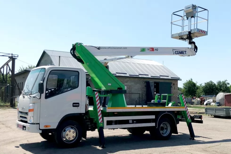 На Заводі спецтехніки Техкомплект вперше використали шасі JAC для монтажу автовишки Comet, фото 26