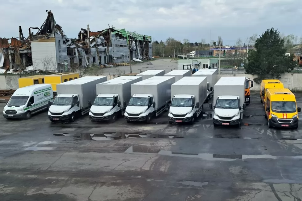 Готується до відвантаження партія бортових платформ на IVECO, фото 7