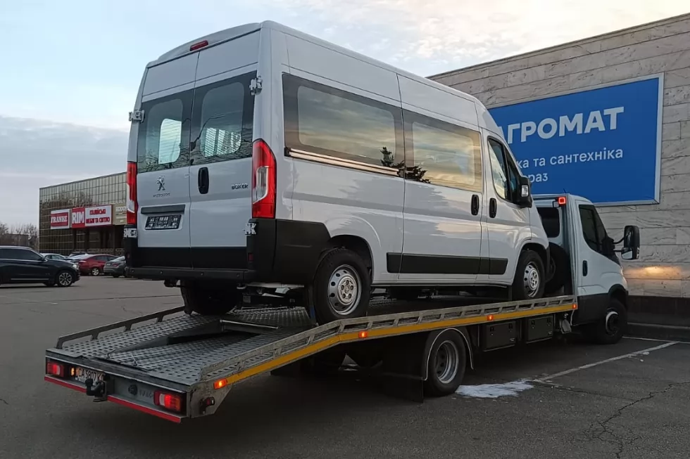 Переваги та ключові риси вантажопасажирського автомобіля для бізнесу