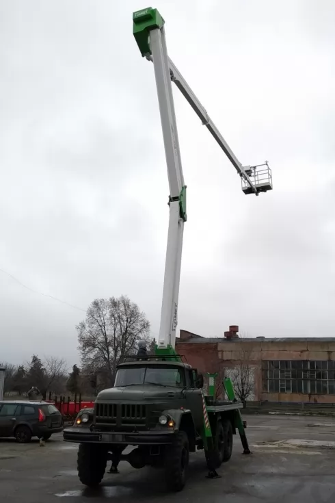 Військові машини ЗІЛ-131 оснастили автовежами 26 | 2 | 13 HQ JIB, фото 1