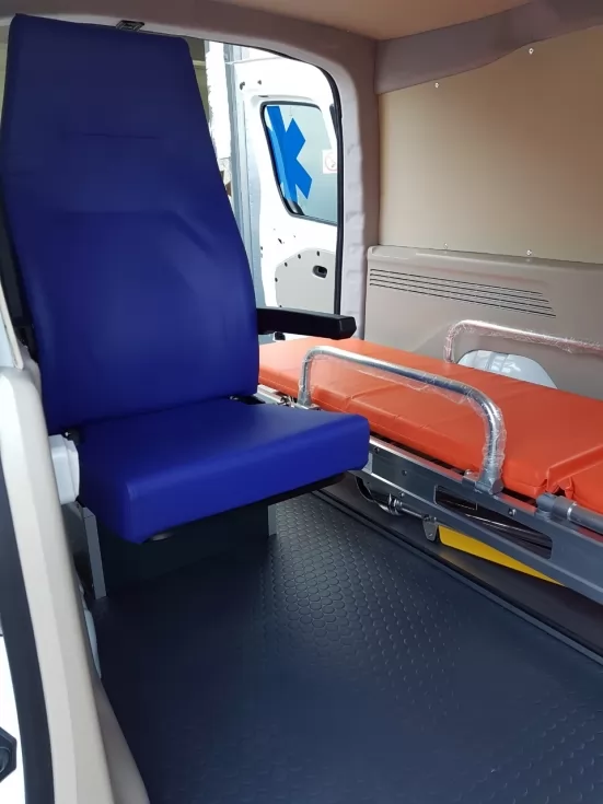 У Кропивницькому на один хороший автомобіль швидкої допомоги побільшало, фото 5