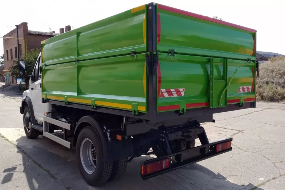 Агропідприємство Донецької області придбало фірмові автопаливозаправники та самоскид, фото 4