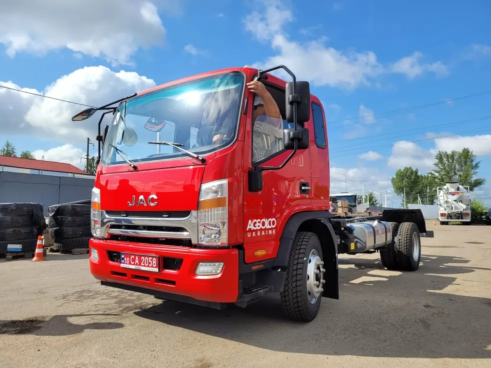 Готується до випуску новий автогідропідіймач на базі шасі JAC N120, фото 1