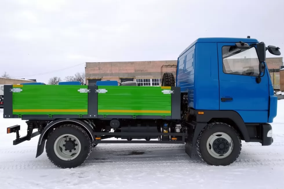 Виготовлено партію бортових платформ на базі МАЗ-4371., фото 2