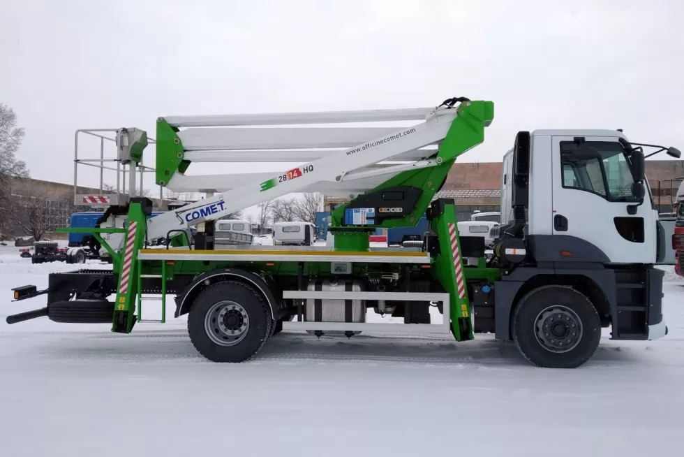 Для монтажу автовишок Comet в Україні вперше використано турецьке шасі FORD Trucks, фото 1