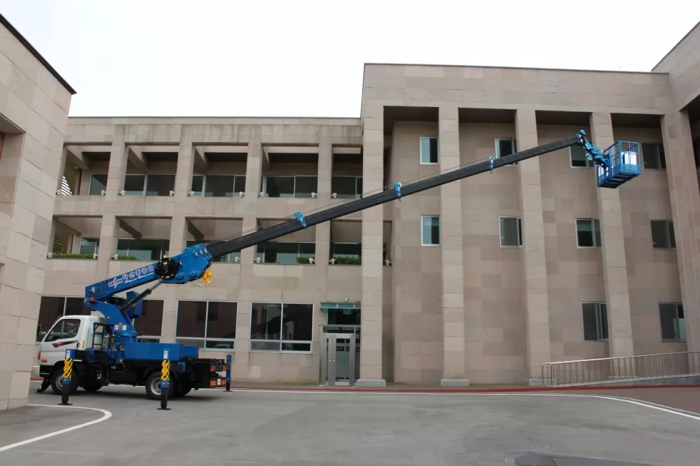 Автогідропідйомники DASAN в Україні - збирання та монтаж на шасі роблять на виробництві Техкомплект, фото 30