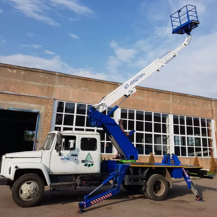 Для комунальників Пирятина зробили капремонт автогідропідйомника ВІПО-18 на ГАЗ-3309, фото 6