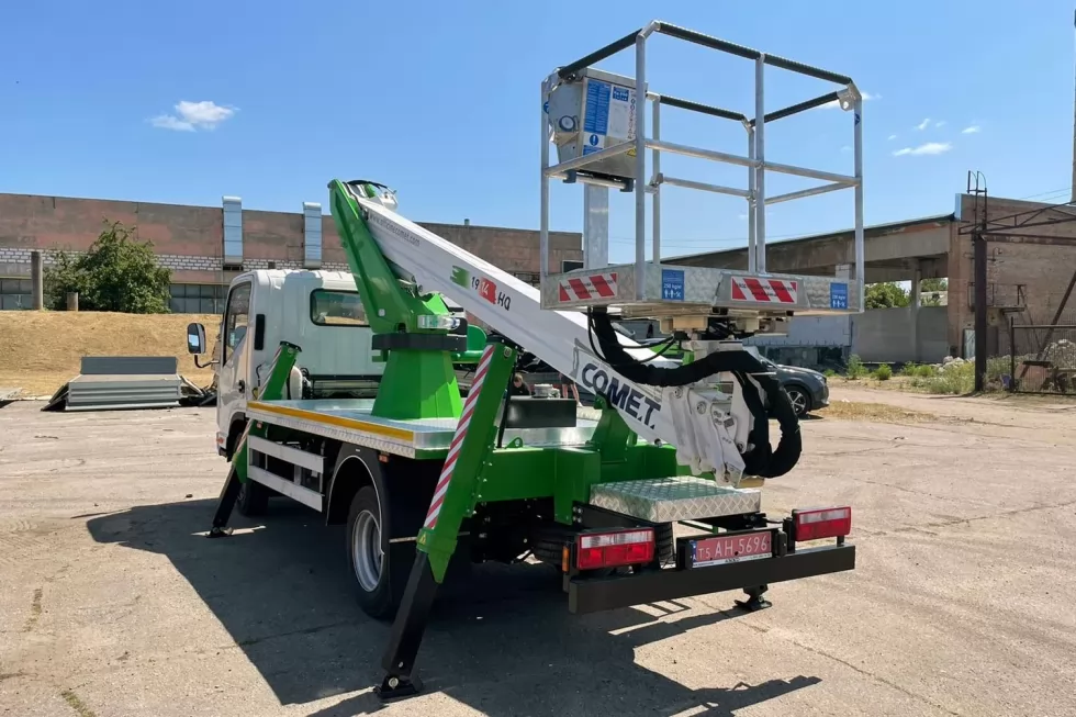 На Заводі спецтехніки Техкомплект вперше використали шасі JAC для монтажу автовишки Comet, фото 12