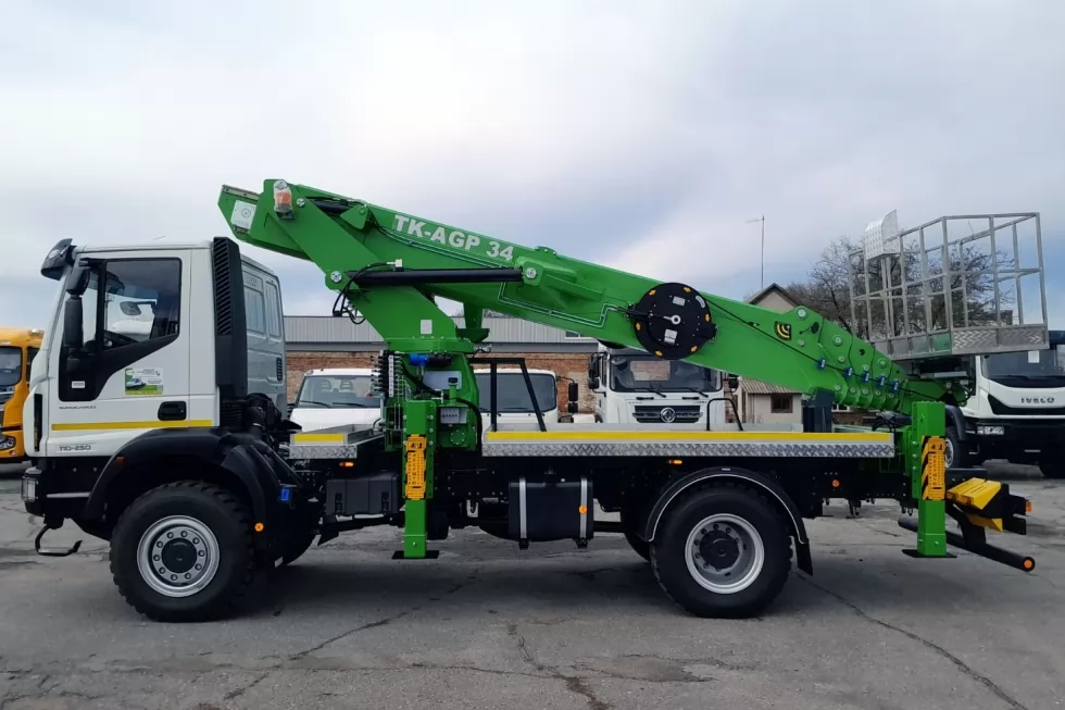 Енергетики з Сумиобленерго користуватимуться автовишкою 34 м на базі IVECO Eurocargo, фото 5