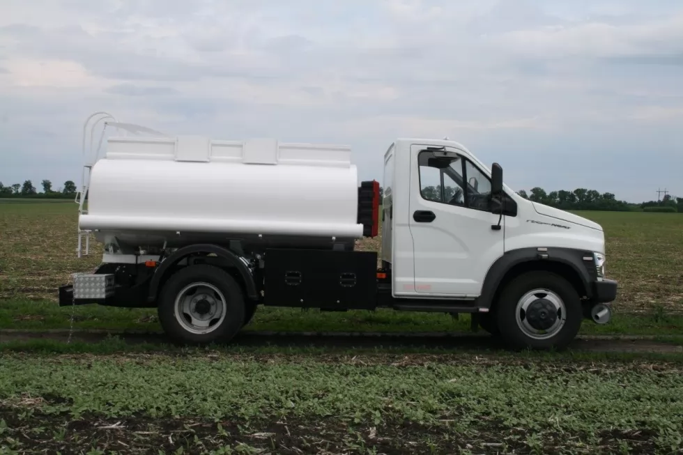 Автопаливозаправник - новий вид продукції нашого підприємства, фото 3