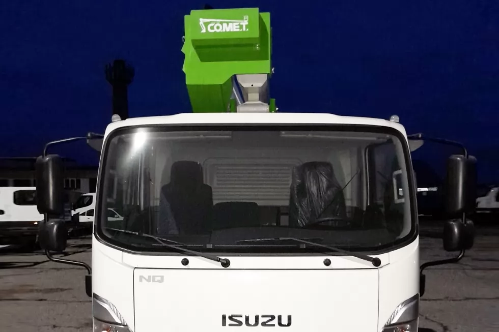 Виготовили автовишку з гуськом на базі ISUZU NQR 90, фото 6