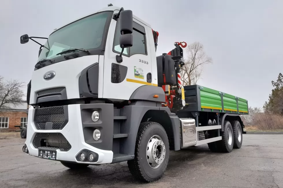 Для аварійно-рятувальних служб Донеччини виготовлено новий бортовий автомобіль з краном-маніпулятором, фото 3