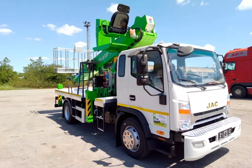 Виготовлено нову 30-метрову автовишку на JAC N120, фото 3