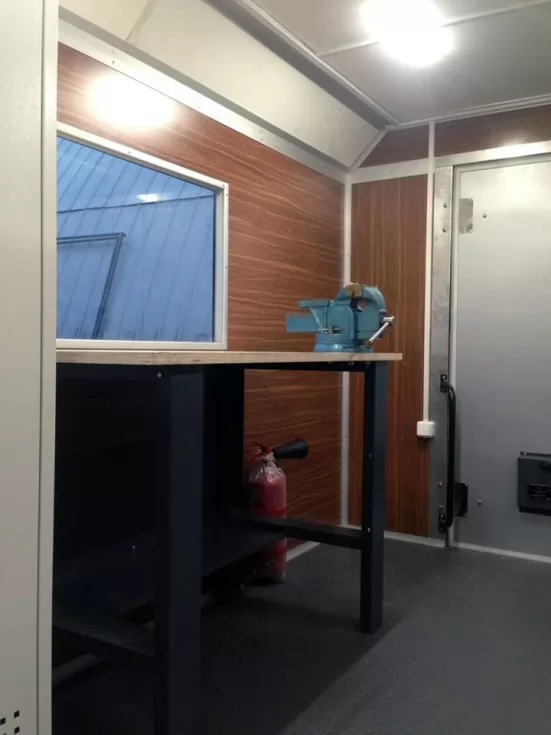 Будинок на колесах - Техкомплект випустив бригадні автомобілі з житловим комплексом, фото 4