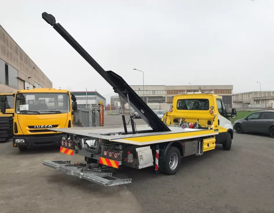 В Україні продаватимуться італійські евакуатори BOTTI, фото 49